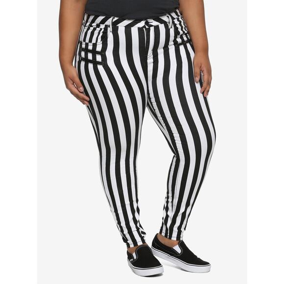 NWT Hot Topic High Rise Super Skinny Black White Stripe Jean SZ 28/4X - Picture 1 of 9